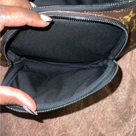 Barely used Authentic,  Louis Vuitton Men’s Christopher belt bag. - Picture 6 of 8